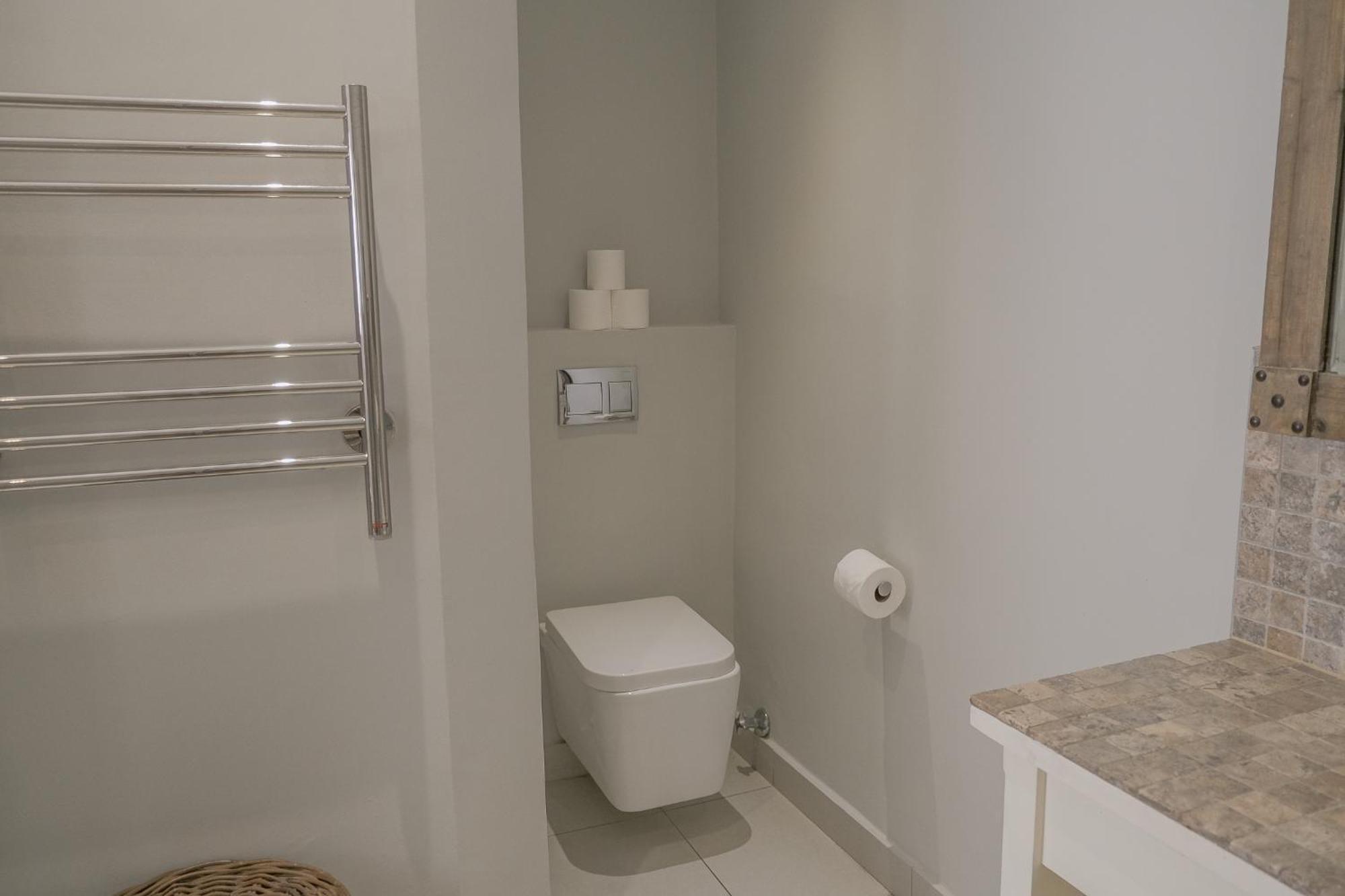 Coastal Vibes - Stylish 2-bedroom