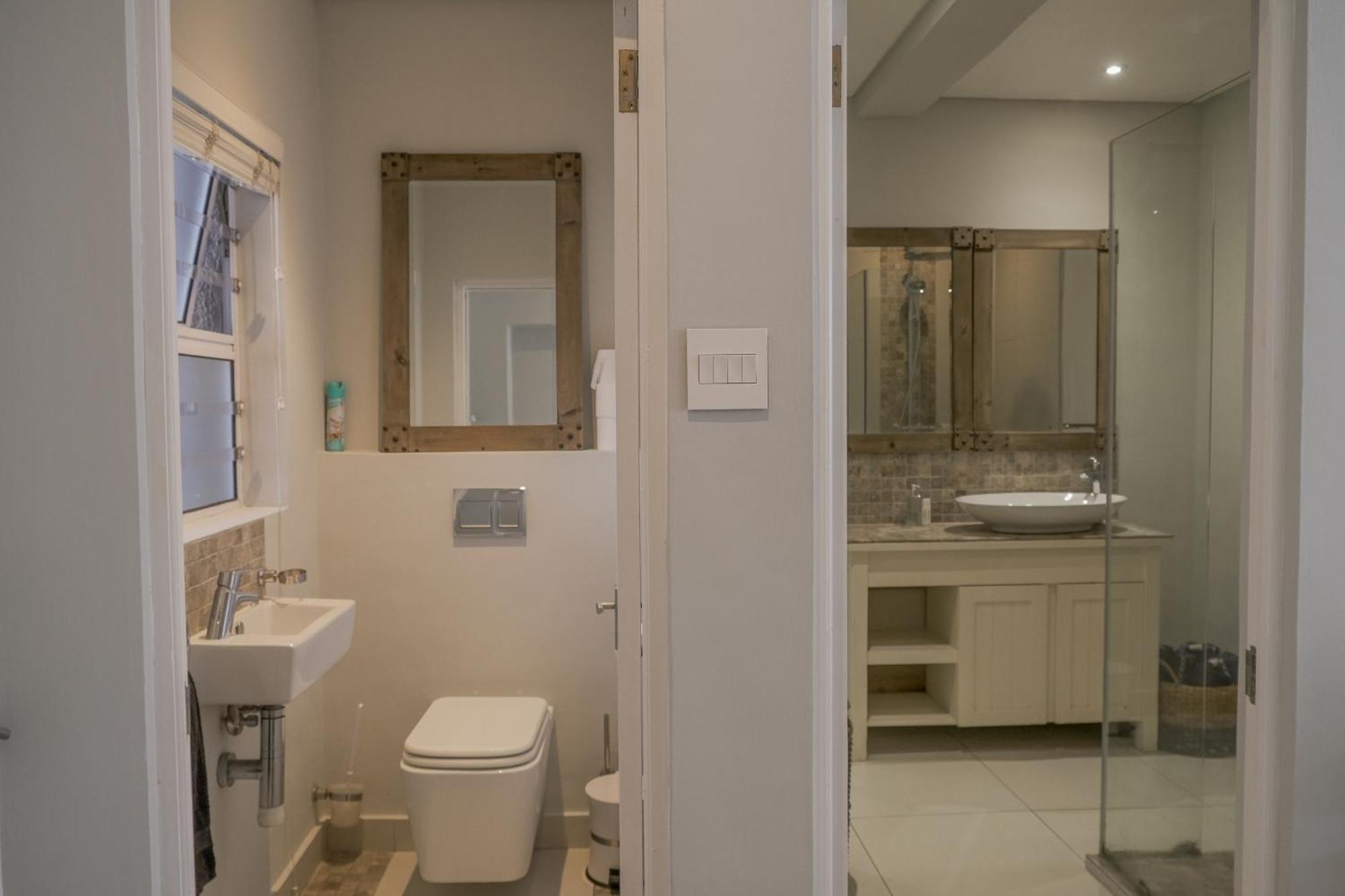 Coastal Vibes - Stylish 2-bedroom * Cape Town