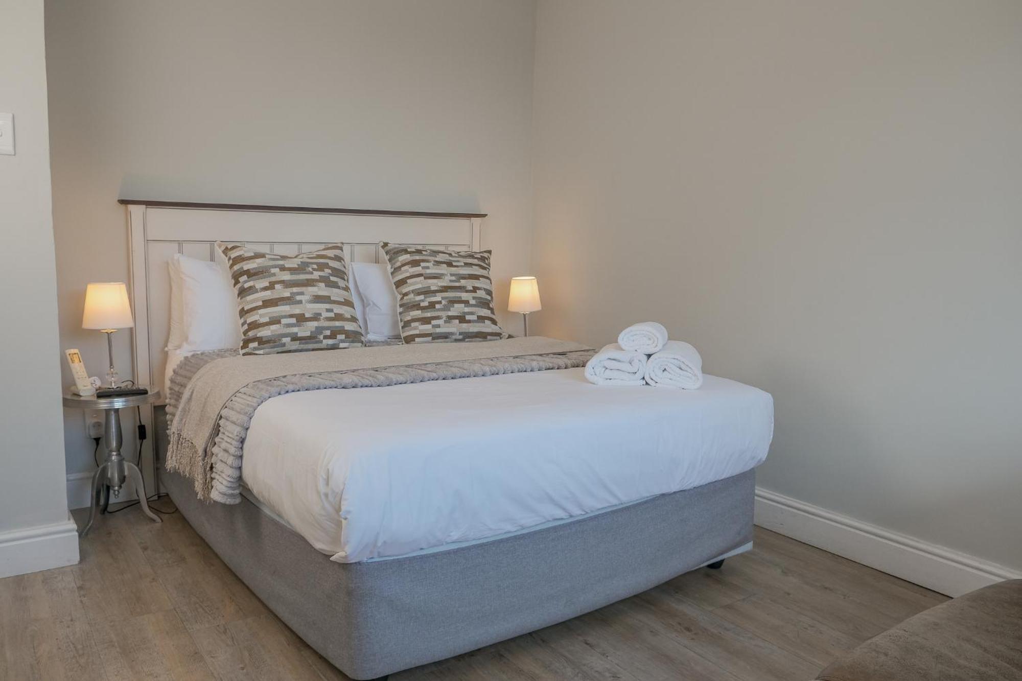 Apartment Coastal Vibes - Stylish 2-bedroom *